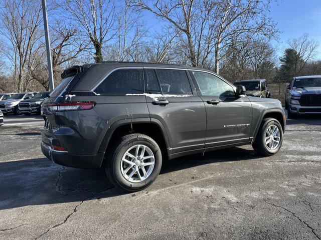 new 2025 Jeep Grand Cherokee car, priced at $38,175