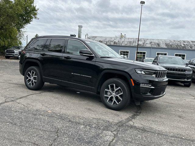 new 2025 Jeep Grand Cherokee car, priced at $45,295