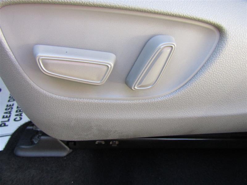 used 2020 Toyota Highlander car, priced at $23,450