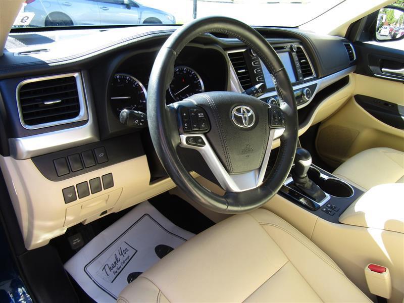 used 2016 Toyota Highlander car, priced at $19,527