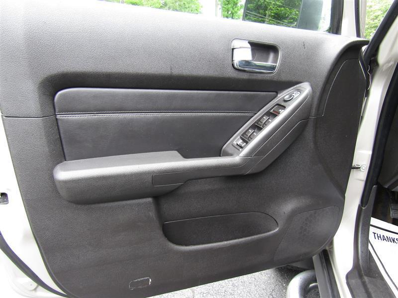 used 2009 Hummer H3 car, priced at $12,995