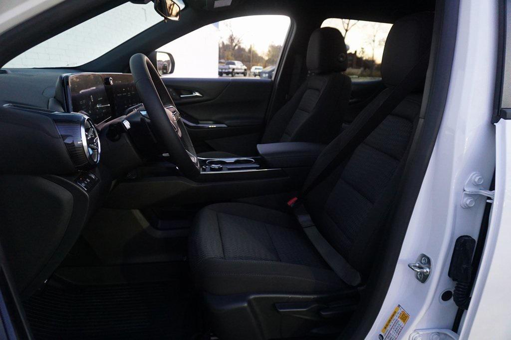 new 2026 Chevrolet Equinox car, priced at $28,145