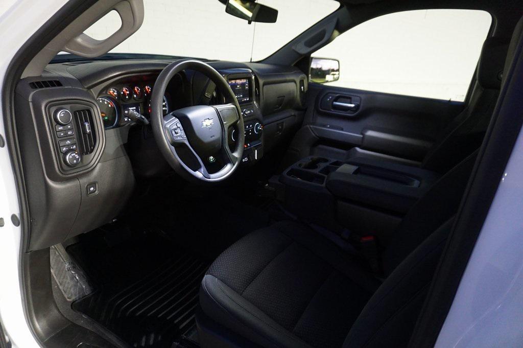new 2025 Chevrolet Silverado 1500 car, priced at $31,997