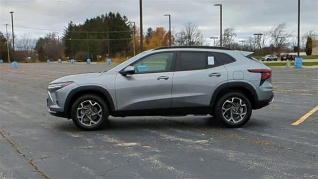 new 2025 Chevrolet Trax car, priced at $24,050