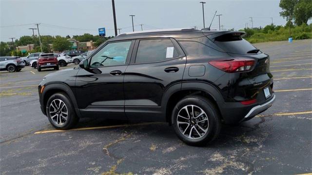 new 2025 Chevrolet TrailBlazer car, priced at $27,683