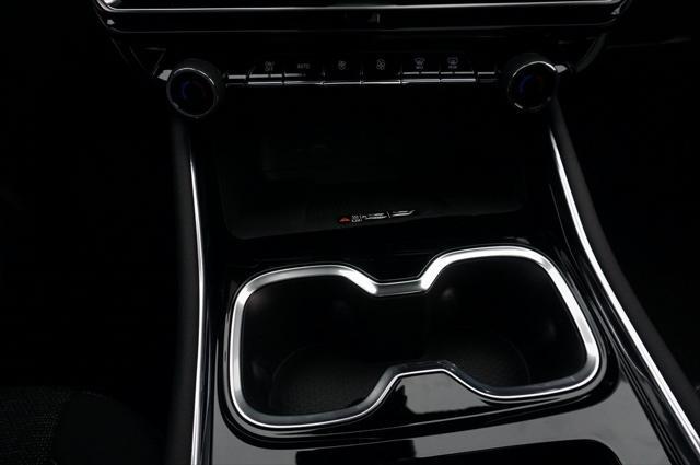 new 2025 Chevrolet Traverse car, priced at $43,045