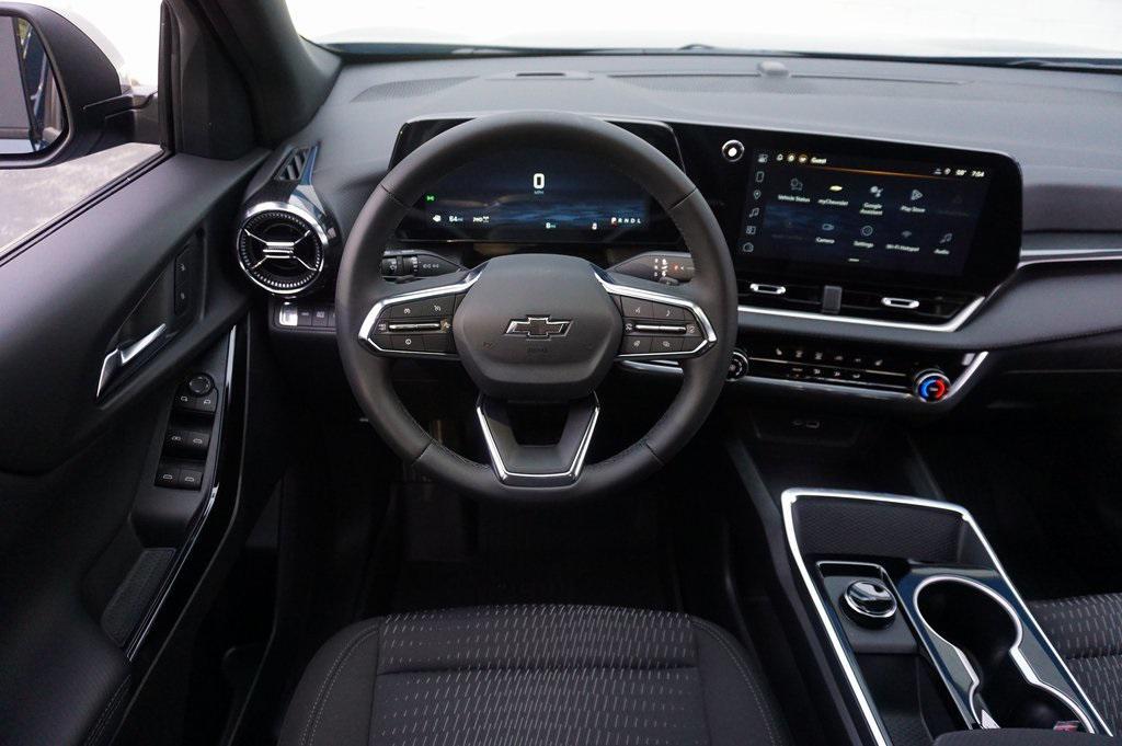 new 2026 Chevrolet Equinox car, priced at $30,865