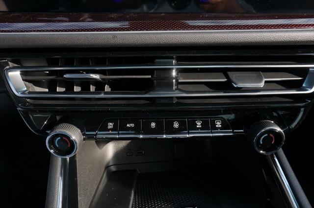 new 2025 Chevrolet Traverse car, priced at $50,030