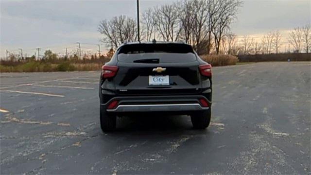 new 2025 Chevrolet Trax car, priced at $24,050