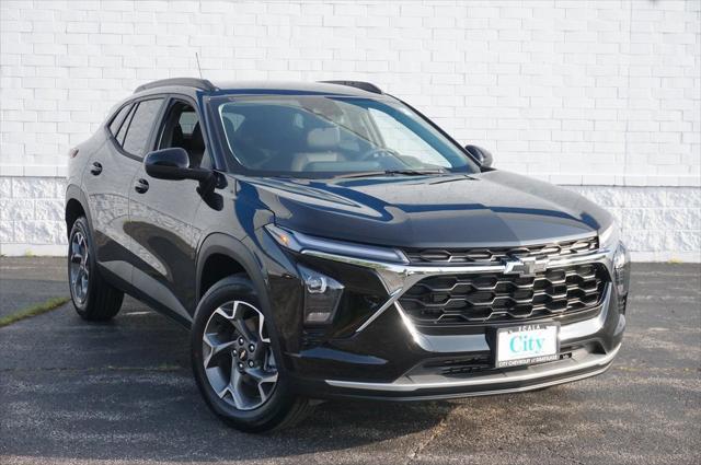 new 2025 Chevrolet Trax car, priced at $22,220