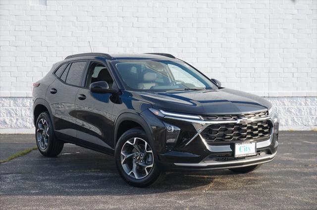 new 2025 Chevrolet Trax car, priced at $22,220