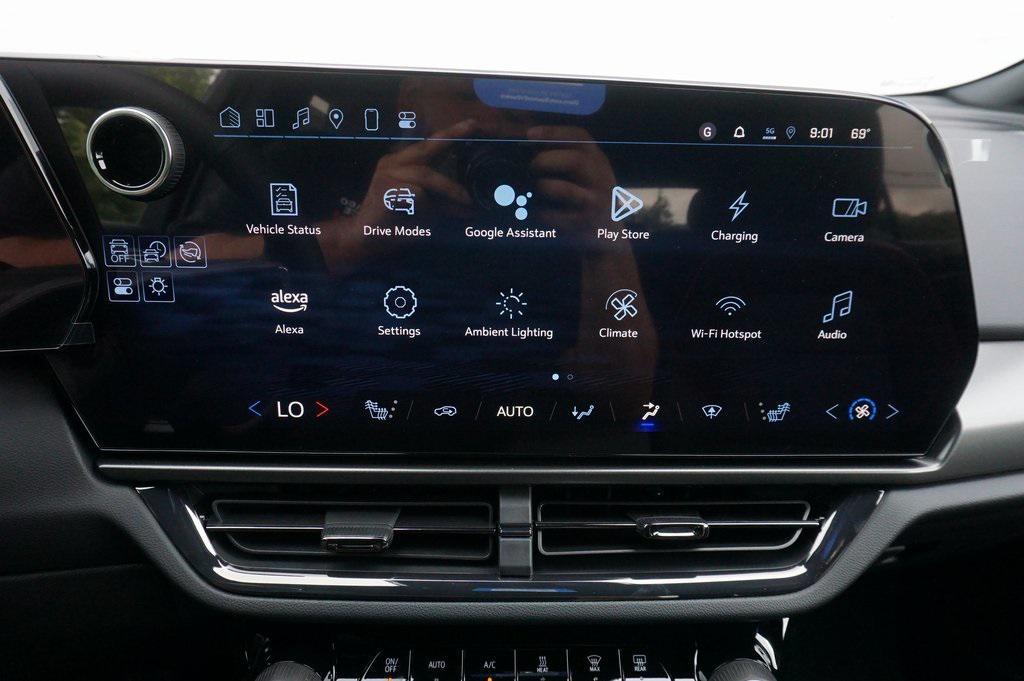new 2025 Chevrolet Equinox EV car, priced at $29,965
