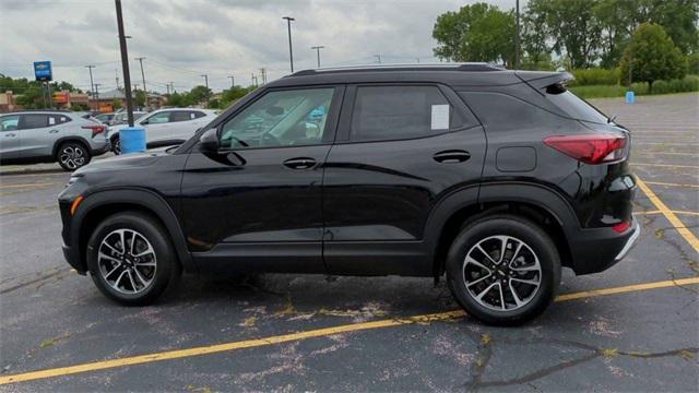 new 2025 Chevrolet TrailBlazer car, priced at $23,595