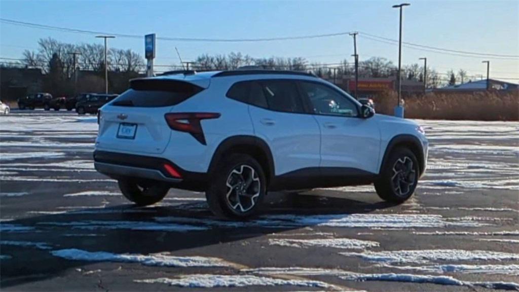 new 2025 Chevrolet Trax car, priced at $22,595