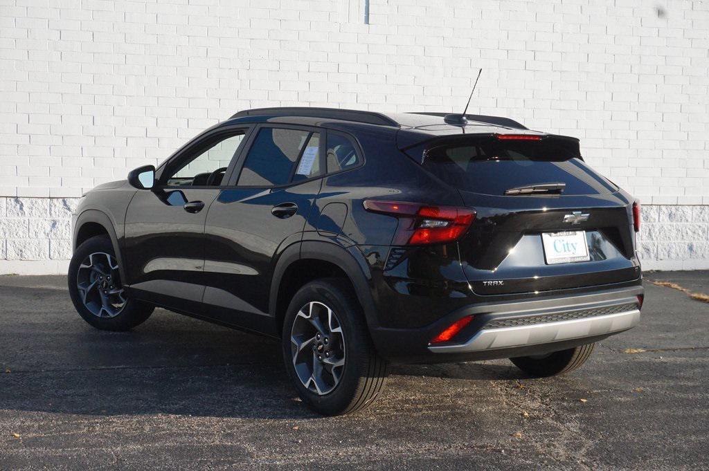 new 2025 Chevrolet Trax car, priced at $21,847