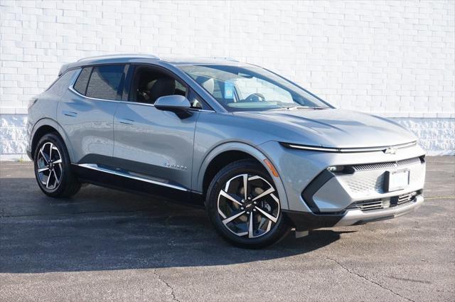 new 2025 Chevrolet Equinox EV car, priced at $32,045