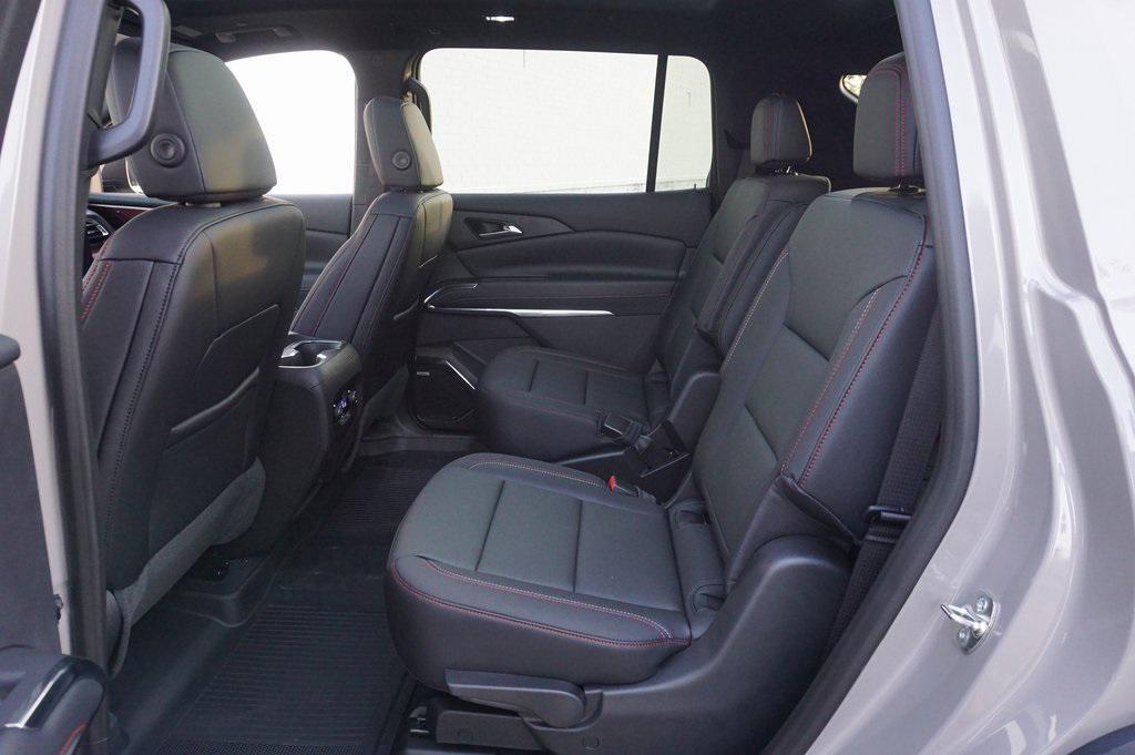 new 2026 Chevrolet Traverse car, priced at $54,180