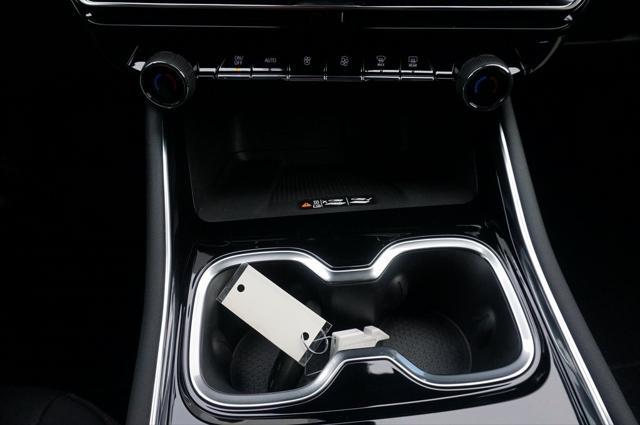 new 2025 Chevrolet Traverse car, priced at $52,305