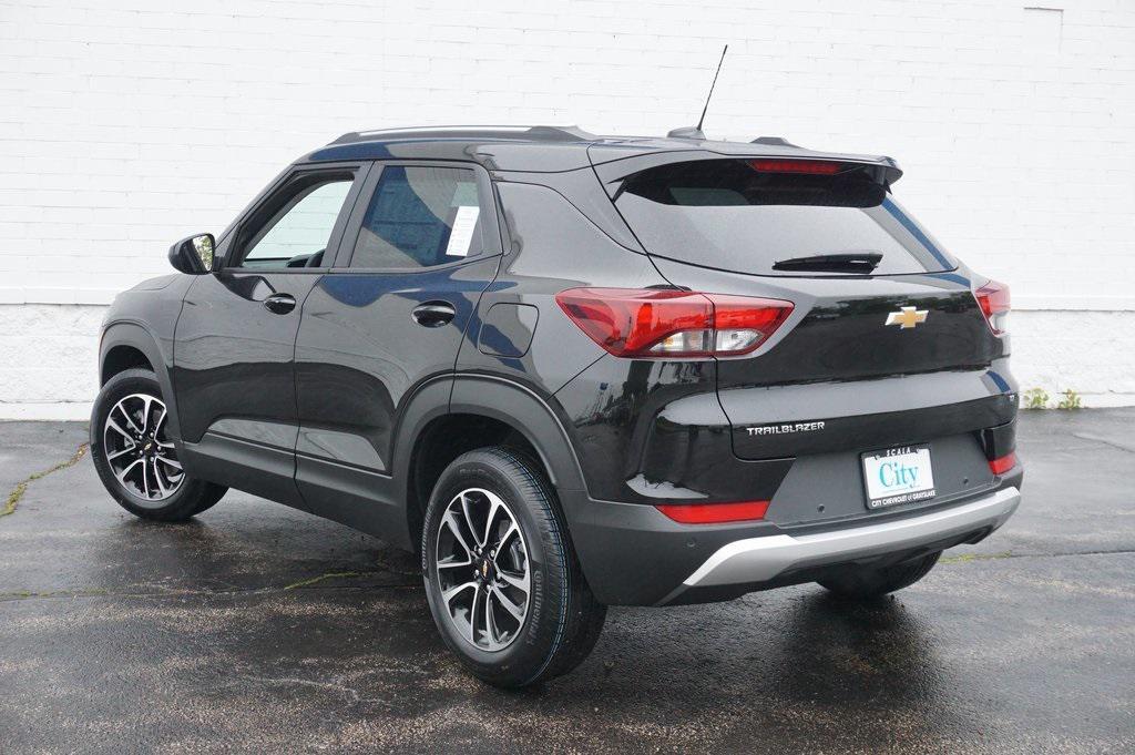 new 2025 Chevrolet TrailBlazer car, priced at $26,020