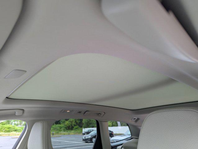 used 2022 Volvo XC60 car, priced at $28,498