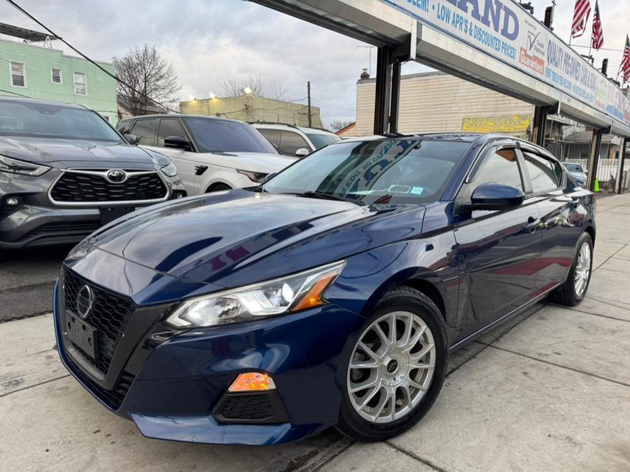 used 2021 Nissan Altima car, priced at $15,999