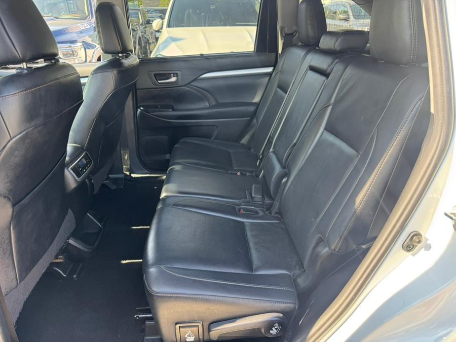 used 2019 Toyota Highlander car, priced at $24,999