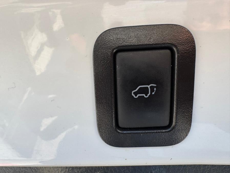 used 2019 Toyota Highlander car, priced at $24,999