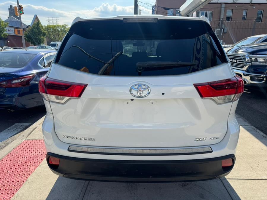 used 2019 Toyota Highlander car, priced at $24,999