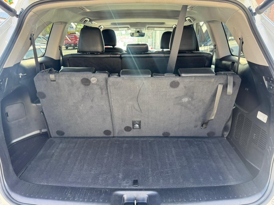 used 2019 Toyota Highlander car, priced at $24,999