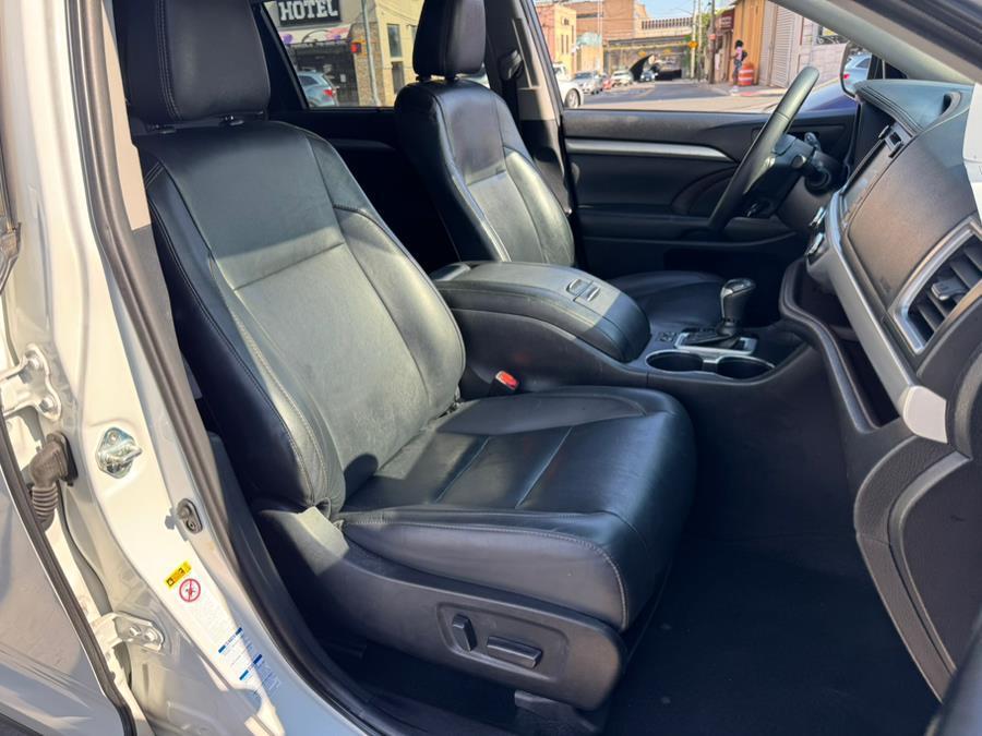 used 2019 Toyota Highlander car, priced at $24,999