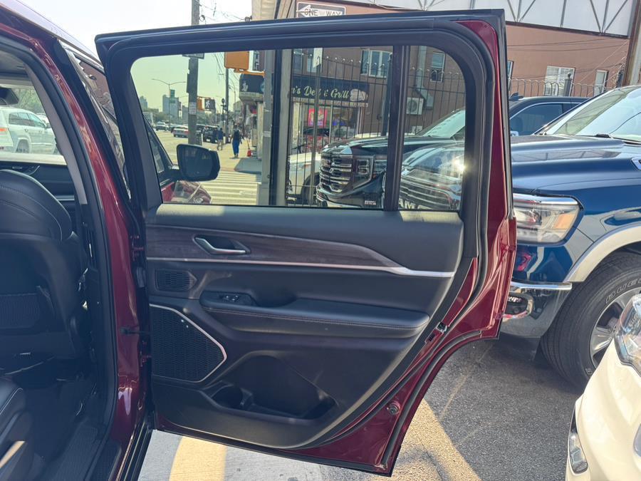 used 2022 Jeep Grand Cherokee L car, priced at $30,999