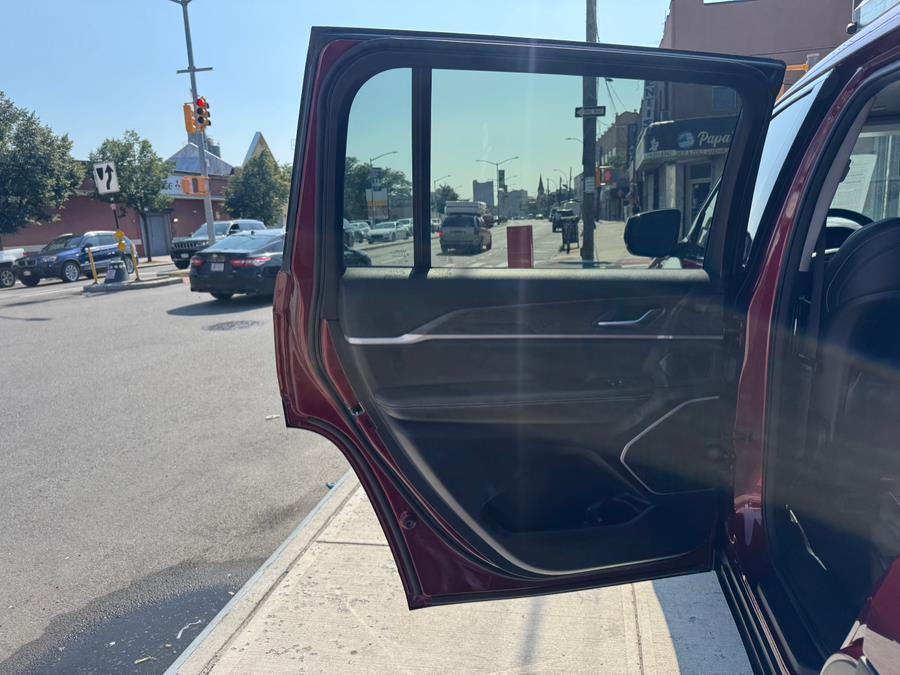 used 2022 Jeep Grand Cherokee L car, priced at $30,999