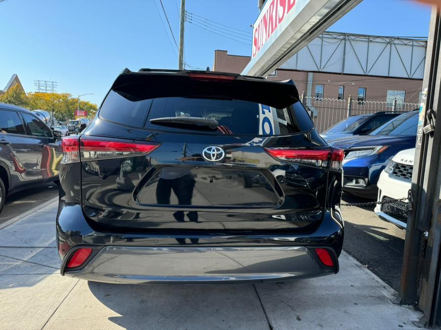 used 2020 Toyota Highlander car, priced at $29,999