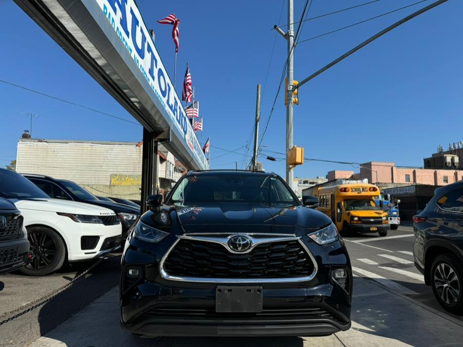 used 2020 Toyota Highlander car, priced at $29,999