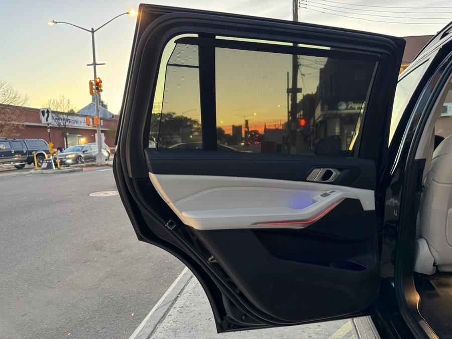 used 2022 BMW X7 car, priced at $41,399