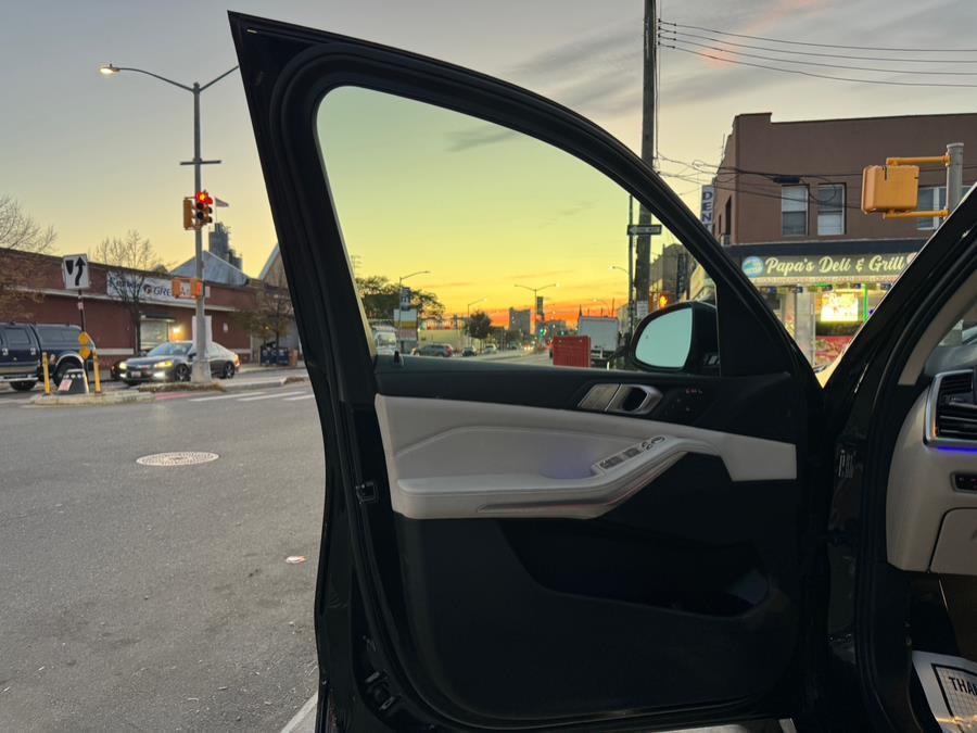 used 2022 BMW X7 car, priced at $41,399