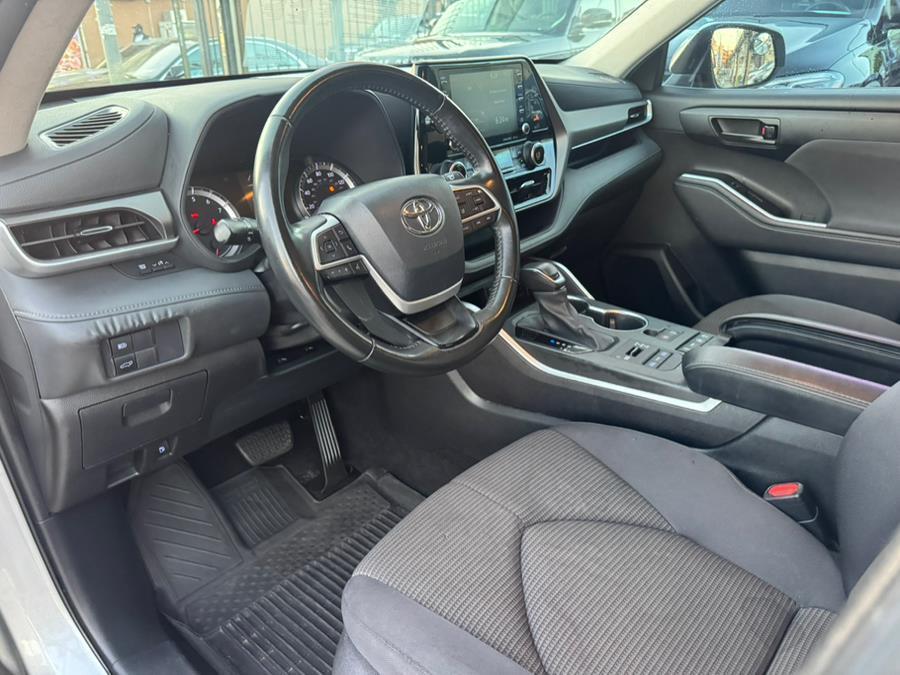 used 2022 Toyota Highlander car, priced at $26,999
