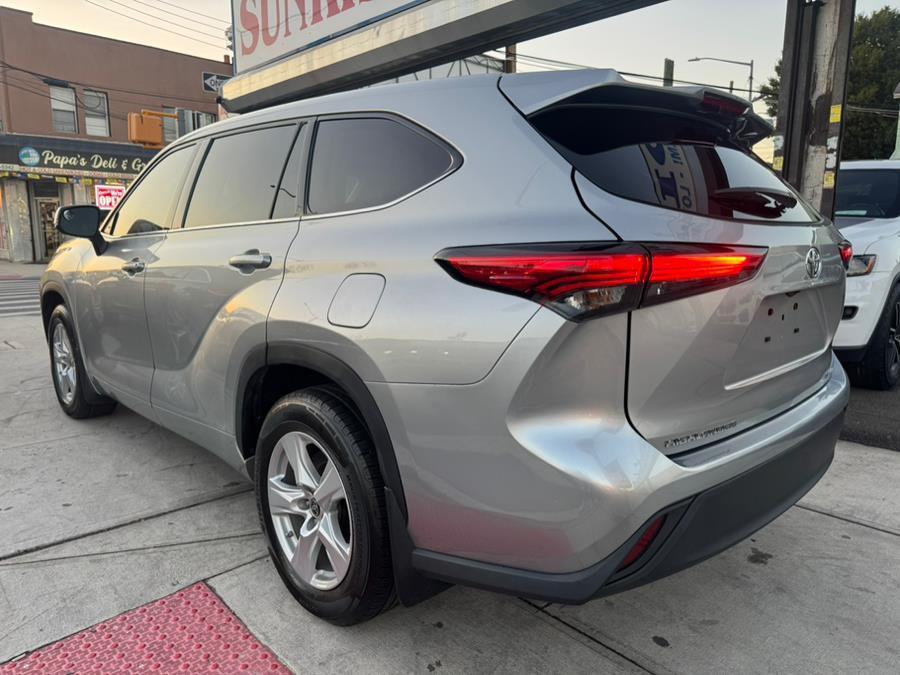 used 2022 Toyota Highlander car, priced at $26,999