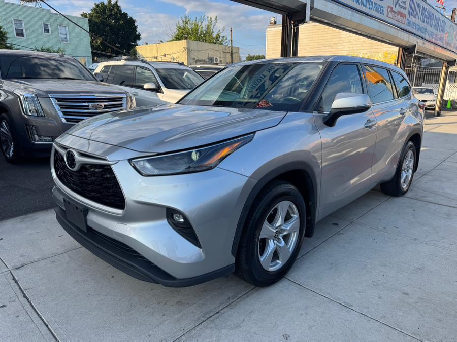 used 2022 Toyota Highlander car, priced at $26,999