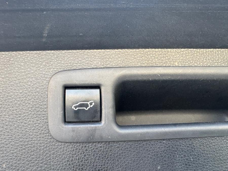 used 2022 Toyota Highlander car, priced at $26,999