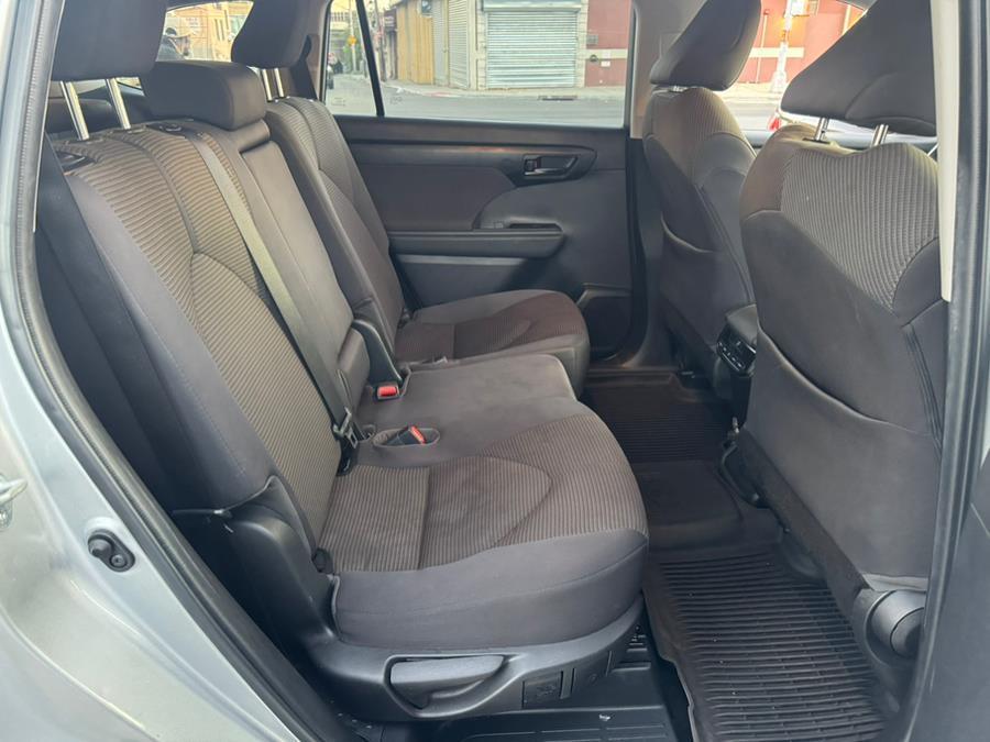 used 2022 Toyota Highlander car, priced at $26,999