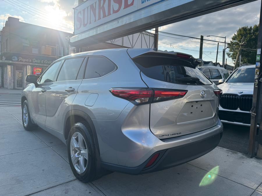 used 2022 Toyota Highlander car, priced at $26,999