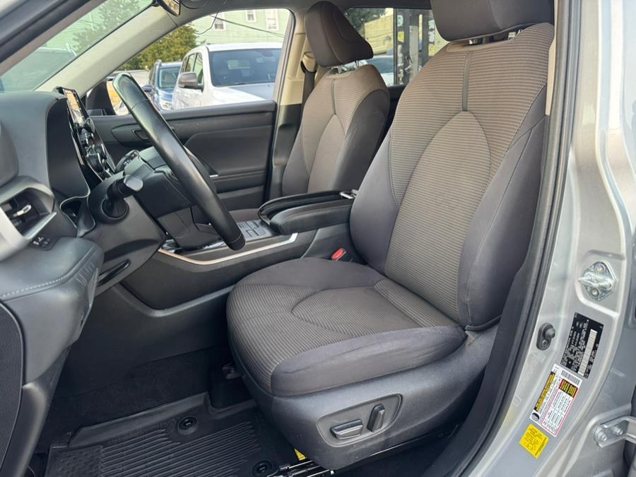 used 2022 Toyota Highlander car, priced at $26,999