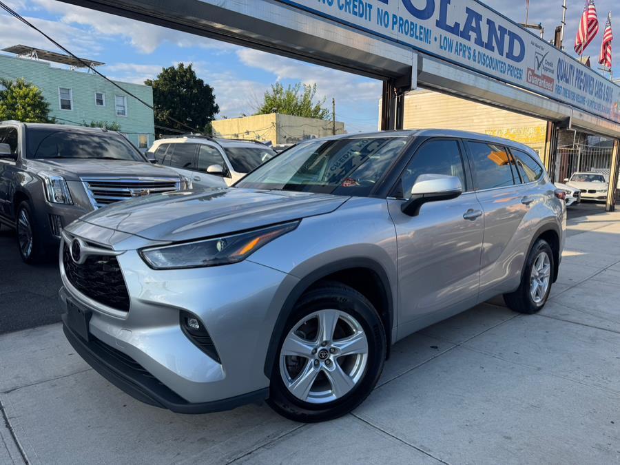 used 2022 Toyota Highlander car, priced at $26,999