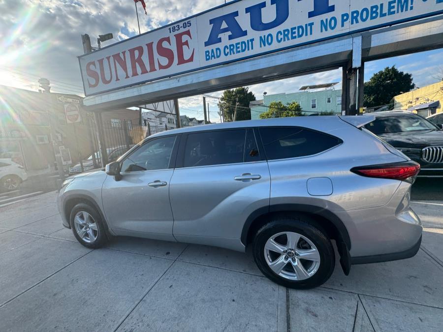 used 2022 Toyota Highlander car, priced at $26,999