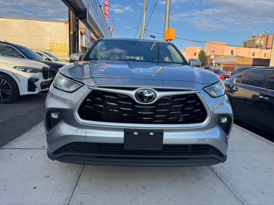 used 2022 Toyota Highlander car, priced at $26,999