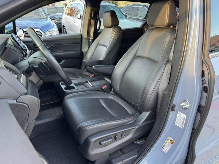 used 2023 Honda Odyssey car, priced at $27,899