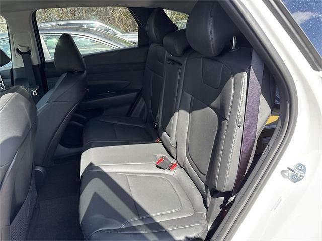 new 2025 Hyundai TUCSON Hybrid car, priced at $37,620
