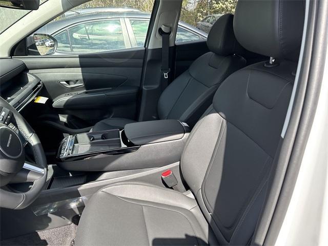 new 2025 Hyundai TUCSON Hybrid car, priced at $37,620