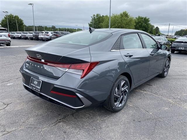 new 2024 Hyundai Elantra car, priced at $24,723